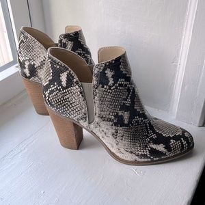 Vince Camuto snakeskin leather booties! 🔥🔥